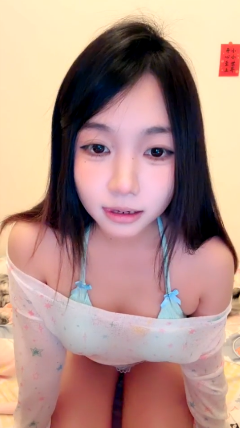 纯欲校花【猫猫】全身肌肤粉嫩 大奶美乳 【4v】